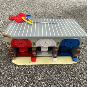 Melissa & Doug Keys and Cars Rescue Garage